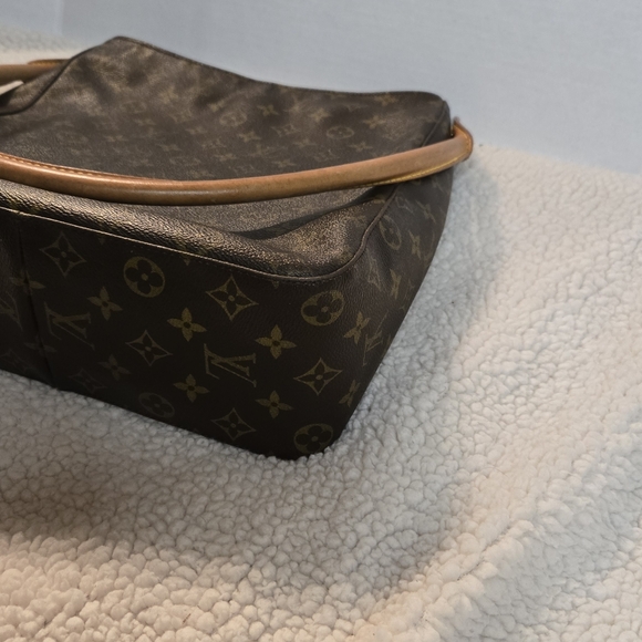 Louis Vuitton Looping GM Monogram Shoulder Bag - Picture 8 of 14